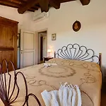 Dom wakacyjny Air-conditioned Flat With Pool And Wellness Area *