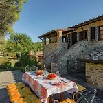 Dom wakacyjny Air-conditioned Flat With Pool And Wellness Area *