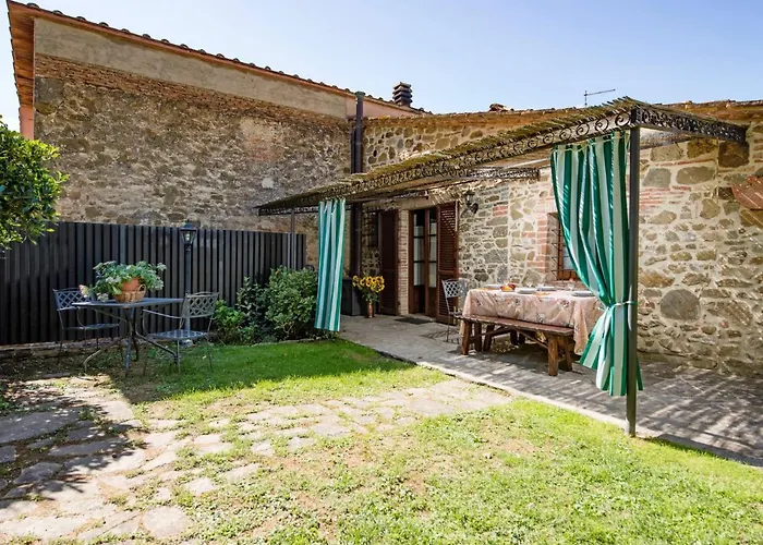 別荘 Air-conditioned Flat With Pool And Wellness Area